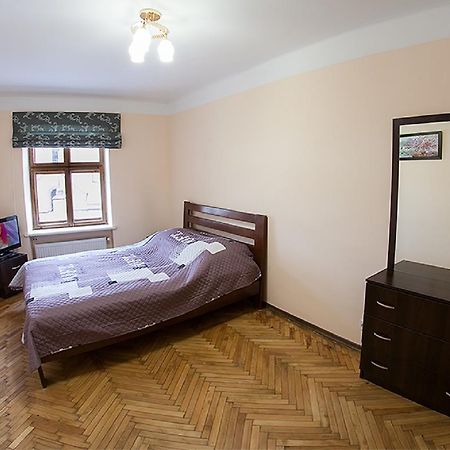 Квартира В Центрі На Вулиці Вірменській 12 Є Дві Спальні Двуспальні Ліжка Leópolis Exterior foto